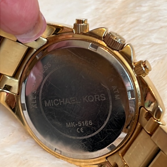 Michael Kors gold and rhinestones MK 5166 watch - Picture 5 of 6